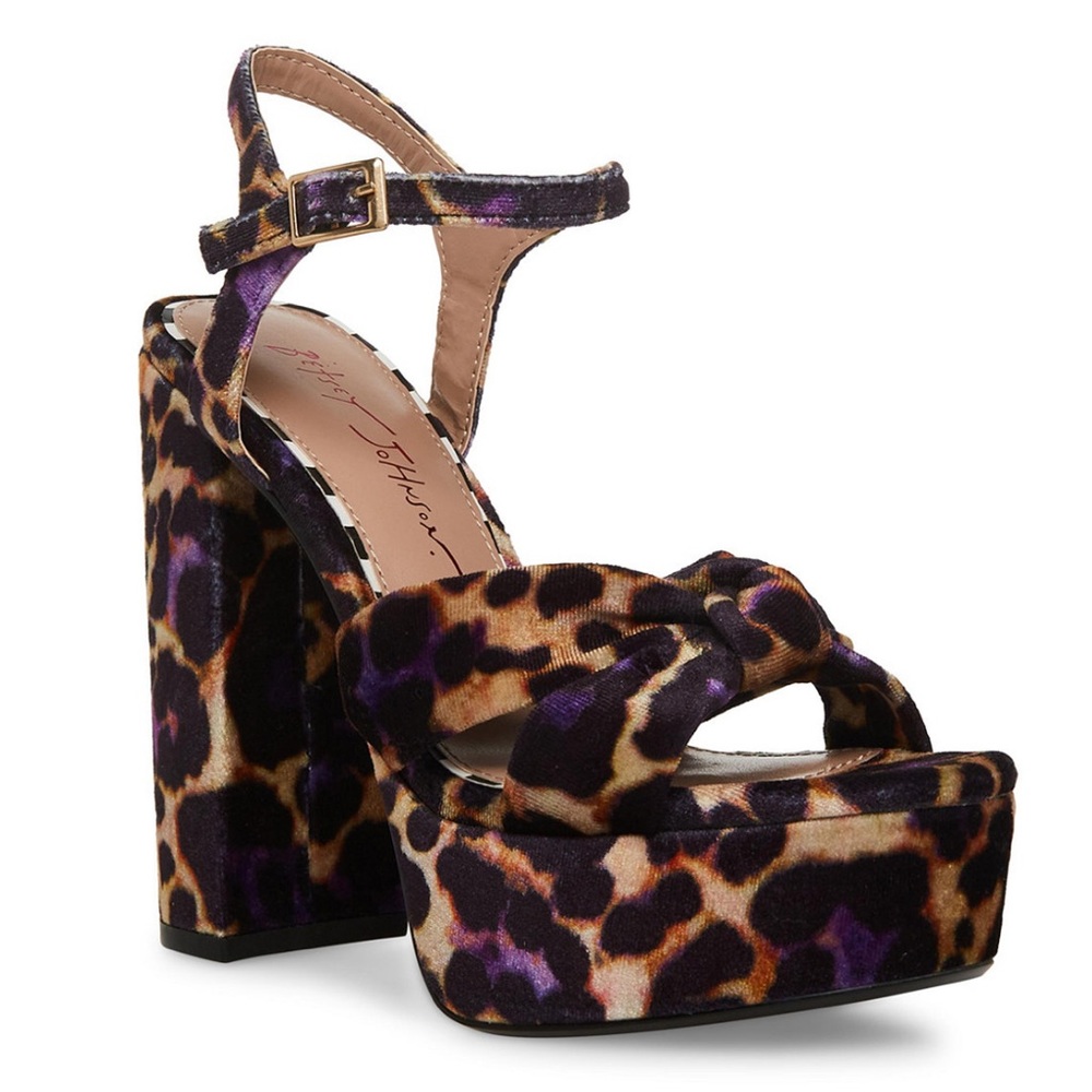 NWT 7.5 Leopard Velvet Platform Heel